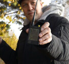 Измерение уровня поглощения радиоизлучения плотным лесом